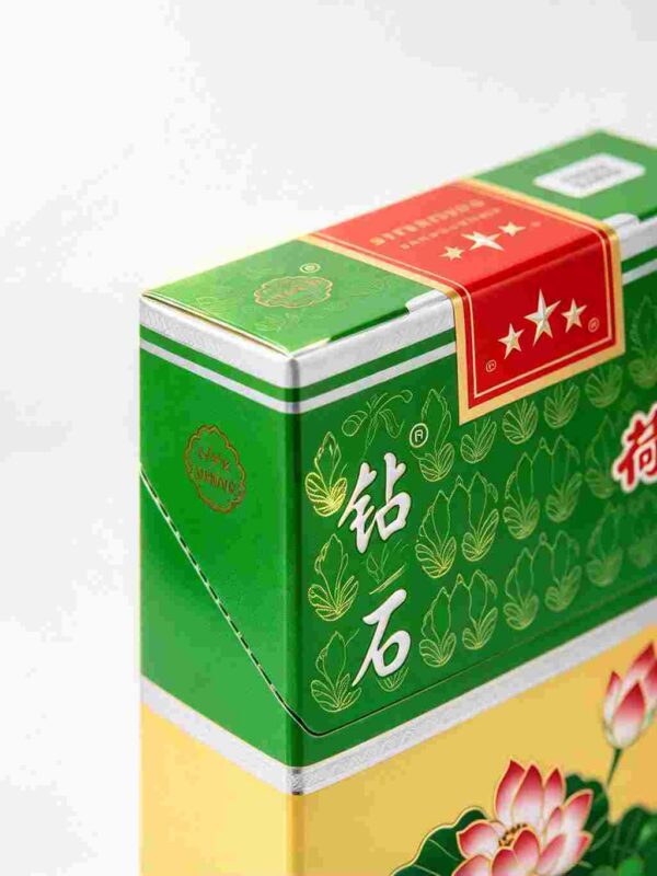 2 Lotus cigarettes One box contains 10 packs A38